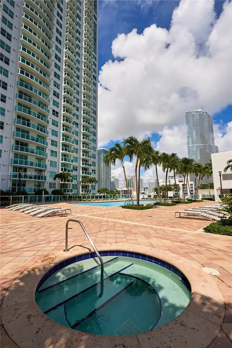 31 SE 5th St #3201 Miami, FL 33131