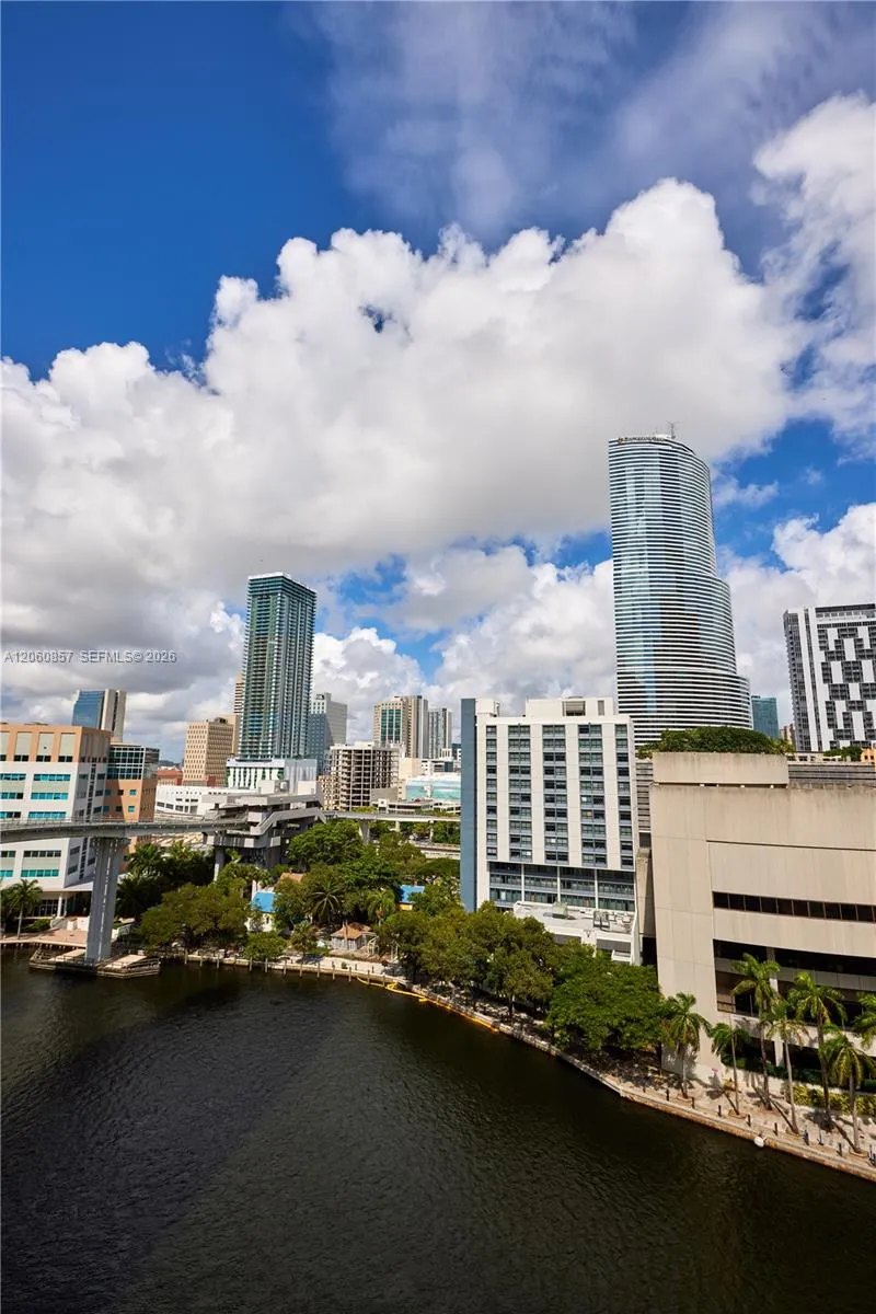31 SE 5th St #3201 Miami, FL 33131