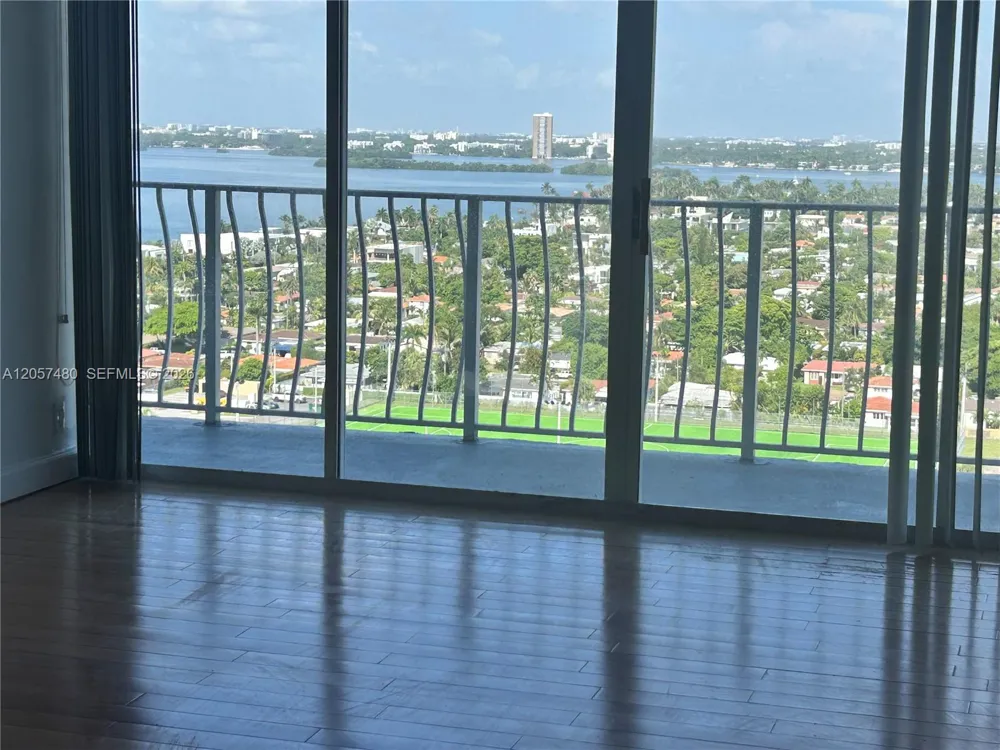 7601 E Treasure Dr #2104 North Bay Village, FL 33141