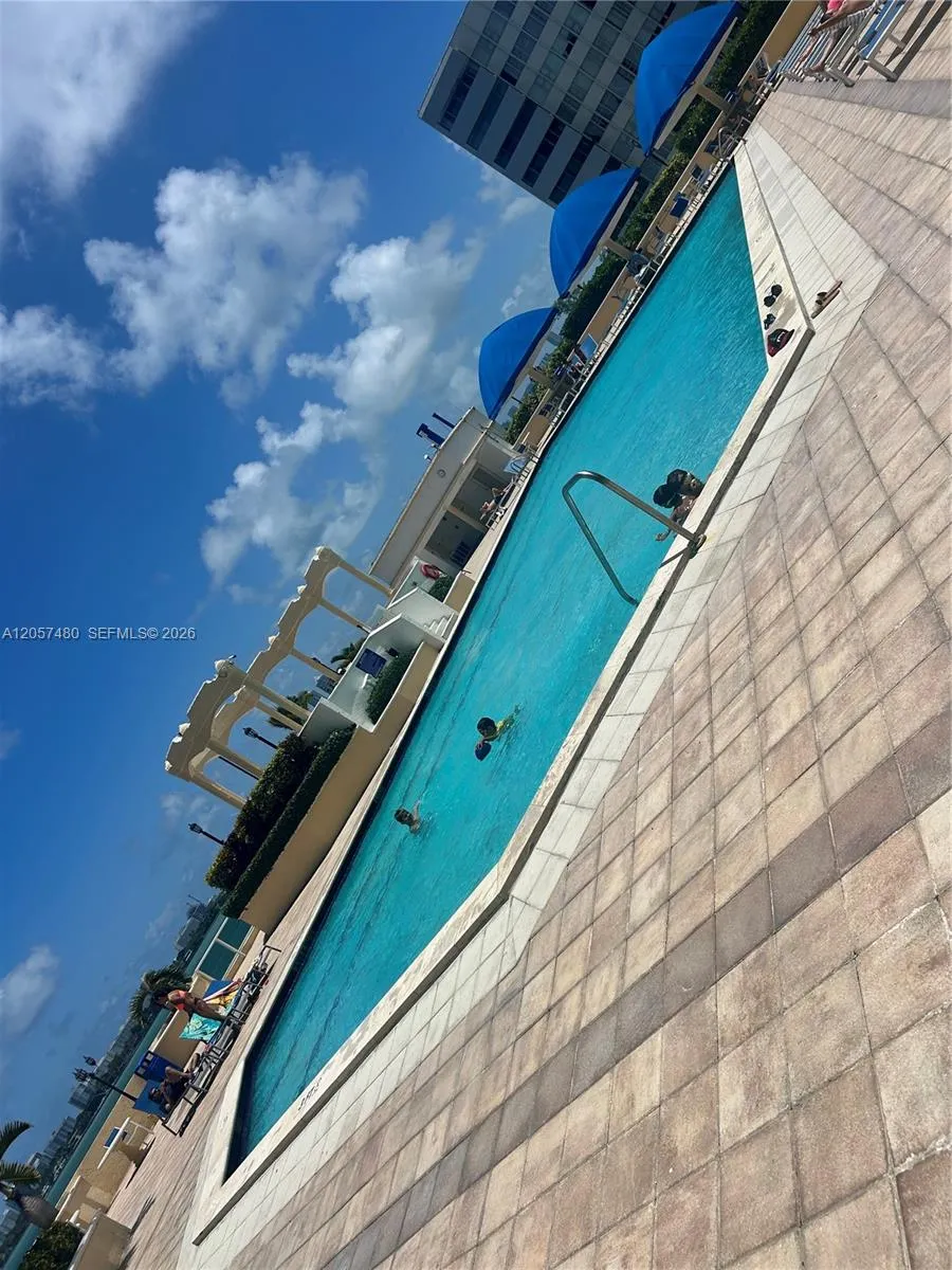 7601 E Treasure Dr #2104 North Bay Village, FL 33141