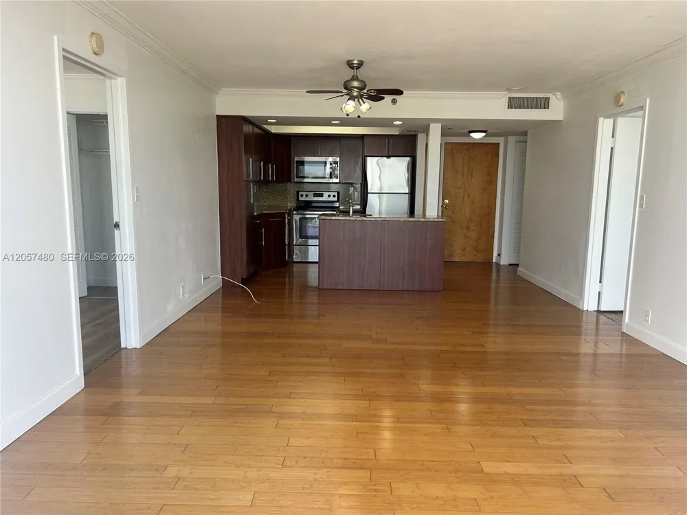 7601 E Treasure Dr #2104 North Bay Village, FL 33141