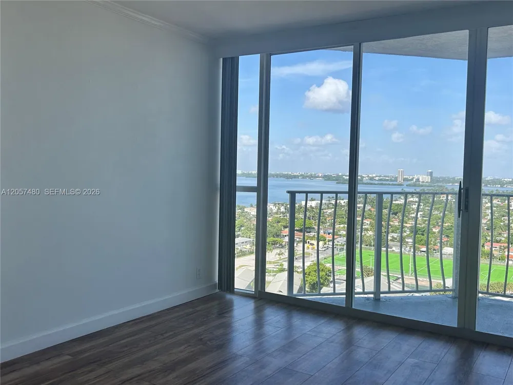 7601 E Treasure Dr #2104 North Bay Village, FL 33141
