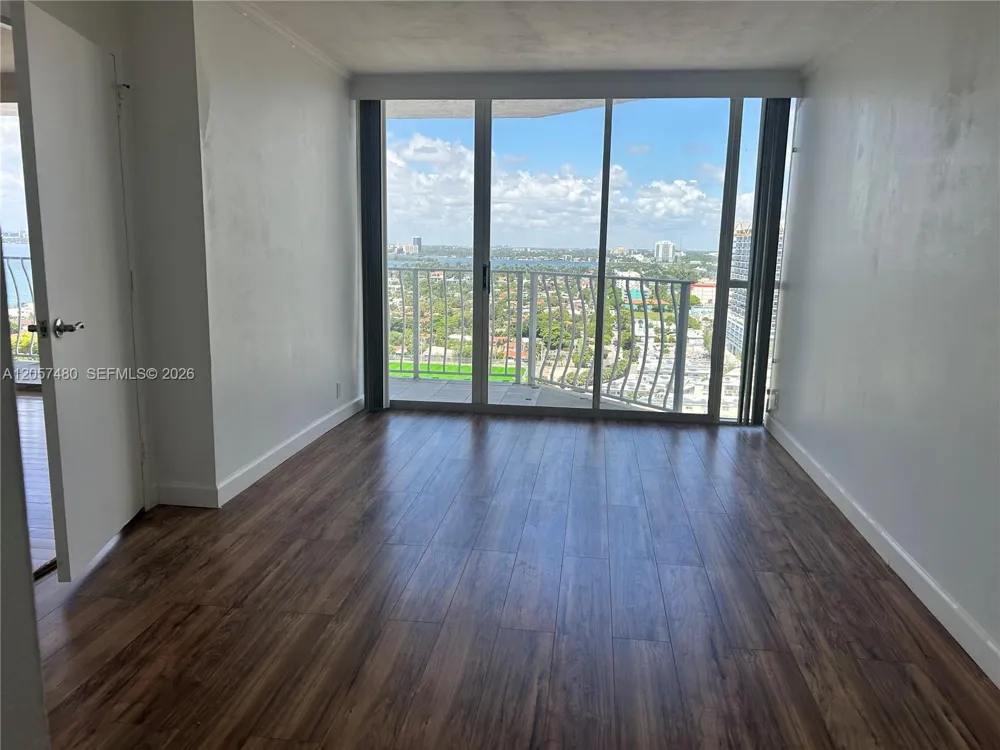7601 E Treasure Dr #2104 North Bay Village, FL 33141