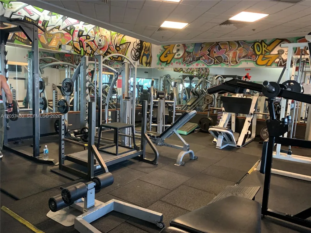 7601 E Treasure Dr #2104 North Bay Village, FL 33141