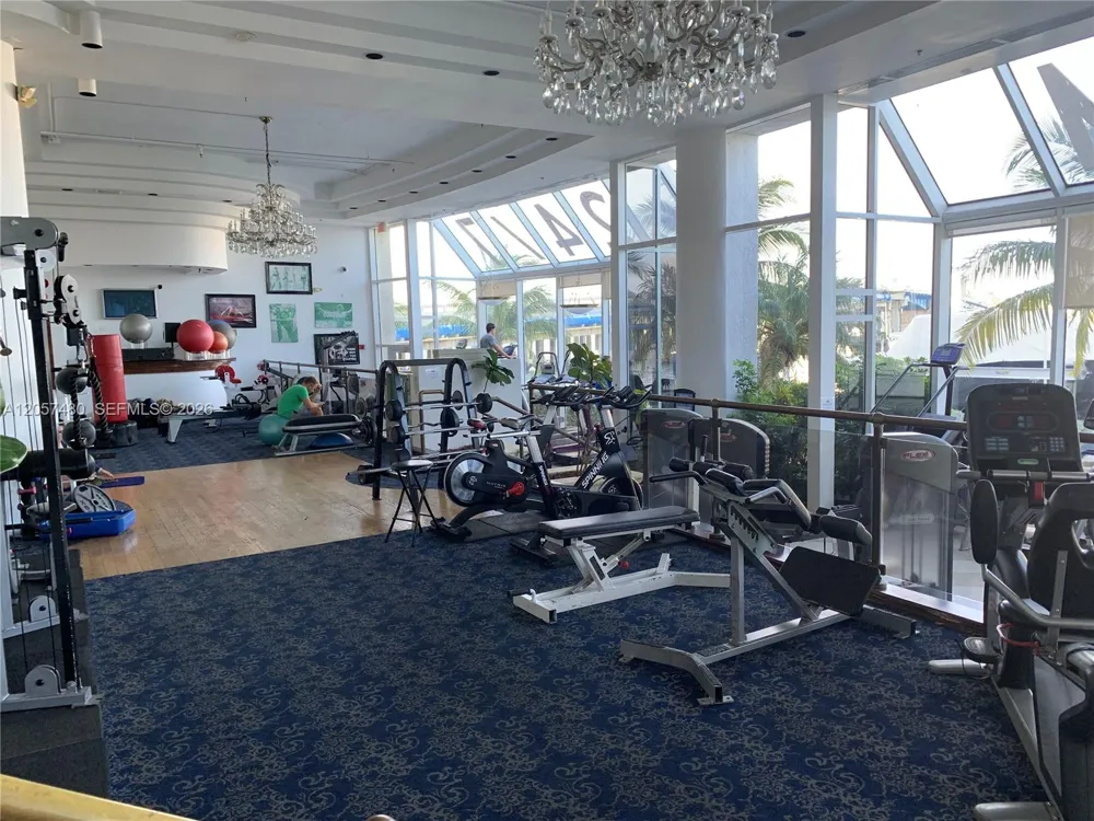 7601 E Treasure Dr #2104 North Bay Village, FL 33141