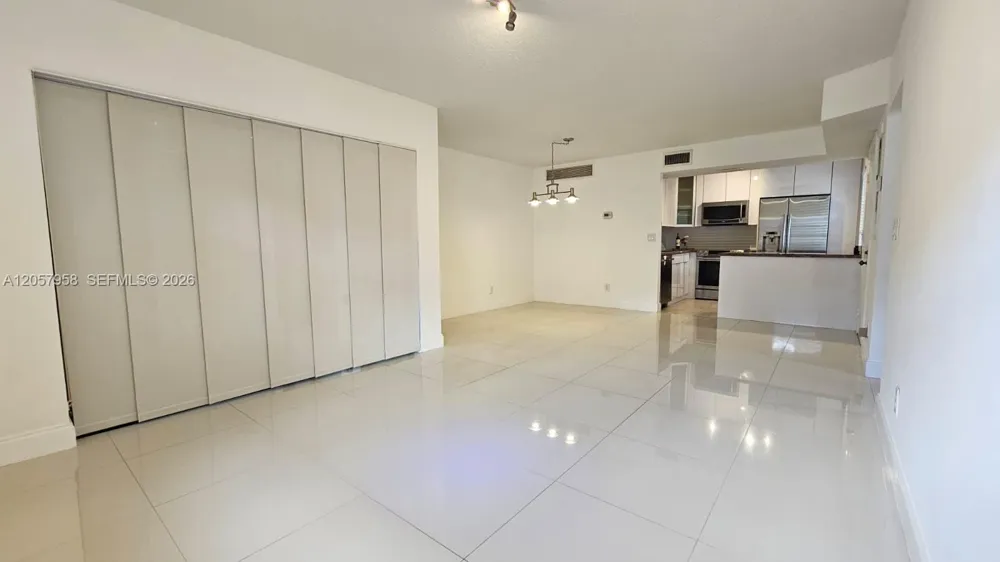 9850 NW 3rd Ct #2 Plantation, FL 33324