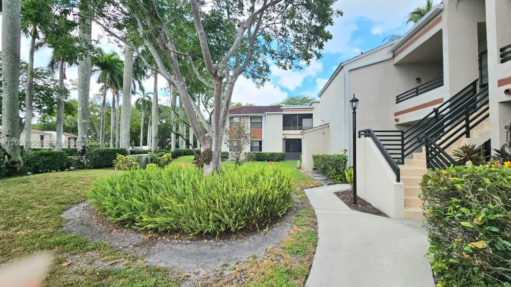 9850 NW 3rd Ct #2 Plantation, FL 33324