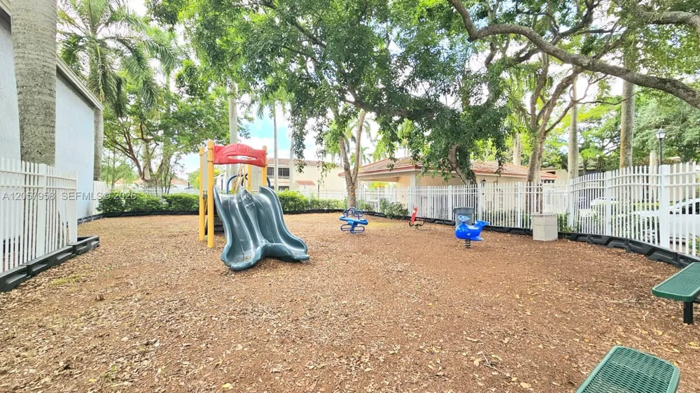 9850 NW 3rd Ct #2 Plantation, FL 33324