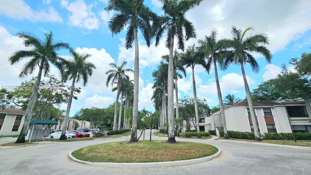 9850 NW 3rd Ct #2 Plantation, FL 33324