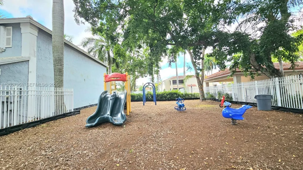 9850 NW 3rd Ct #2 Plantation, FL 33324