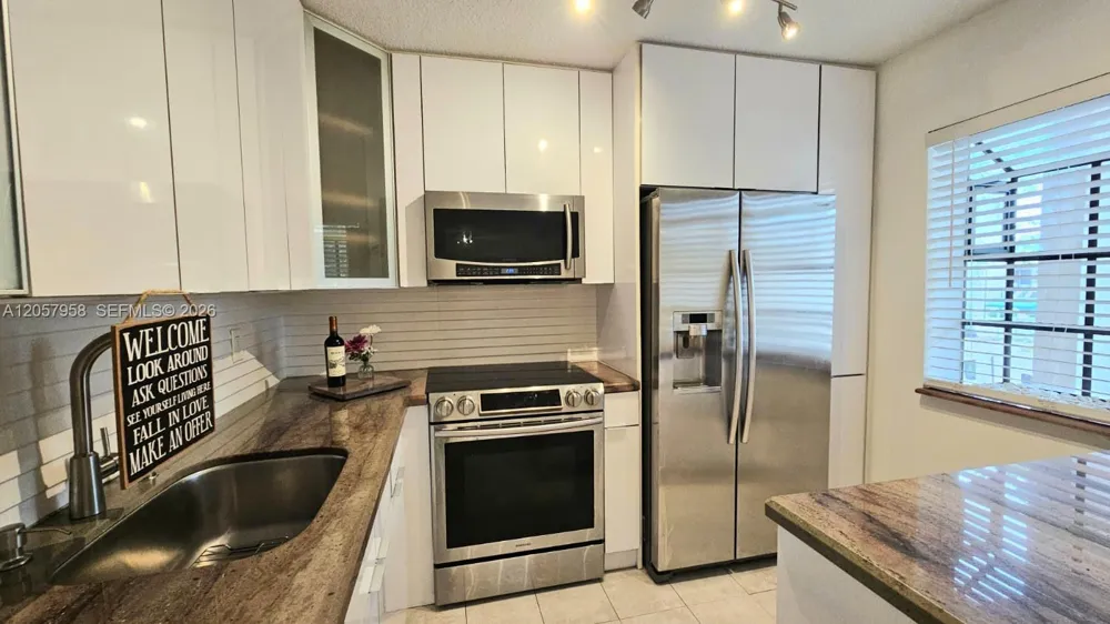 9850 NW 3rd Ct #2 Plantation, FL 33324