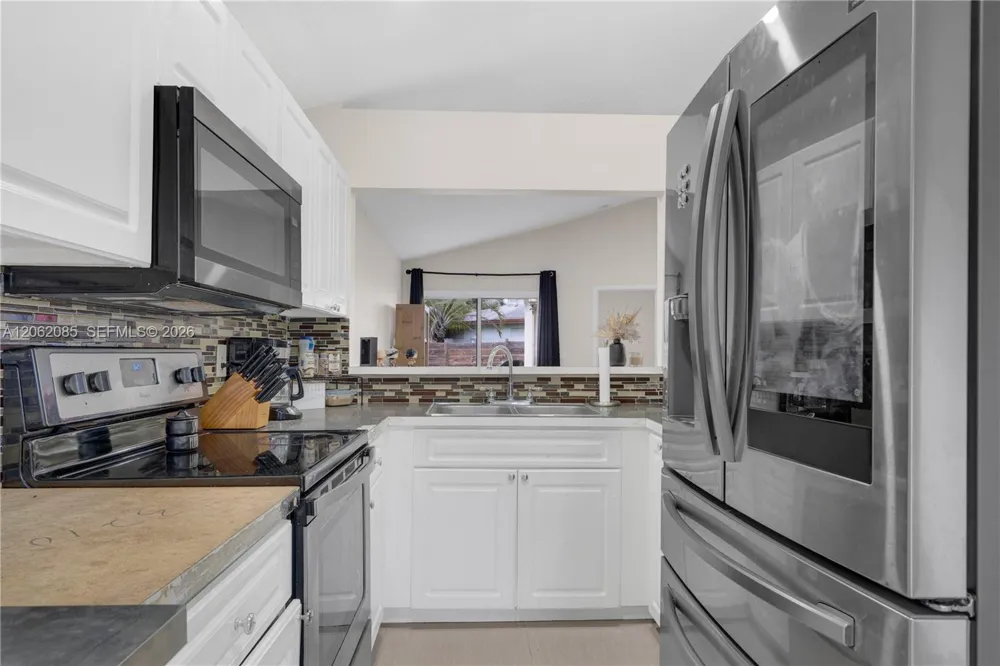 949 SW 7th Pl Florida City, FL 33034