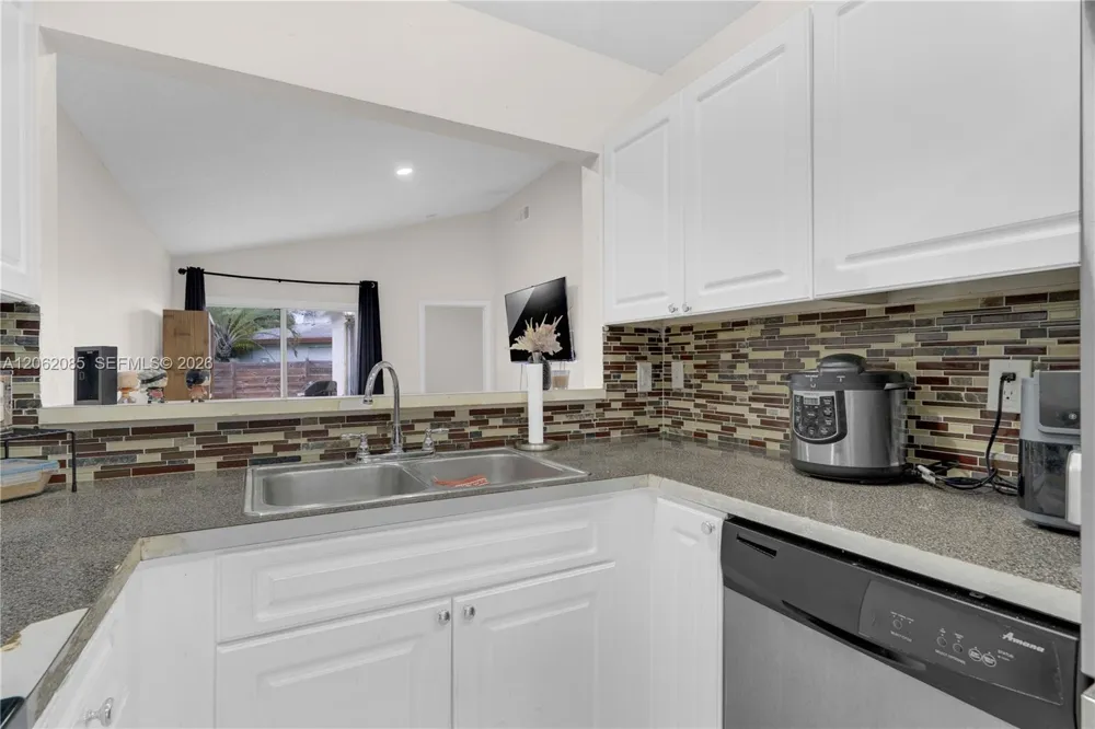 949 SW 7th Pl Florida City, FL 33034