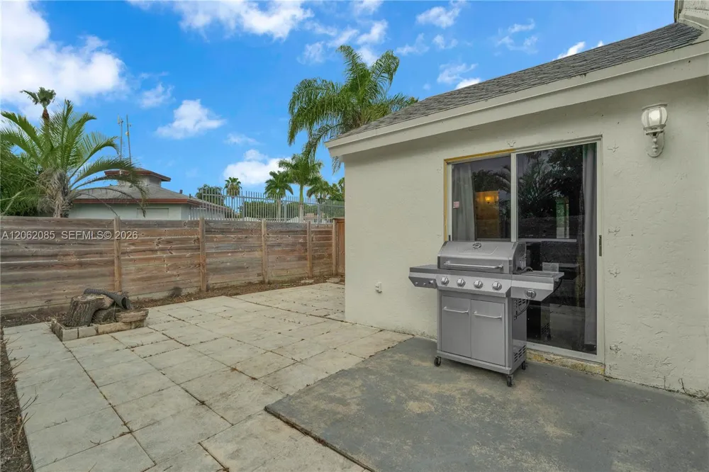 949 SW 7th Pl Florida City, FL 33034
