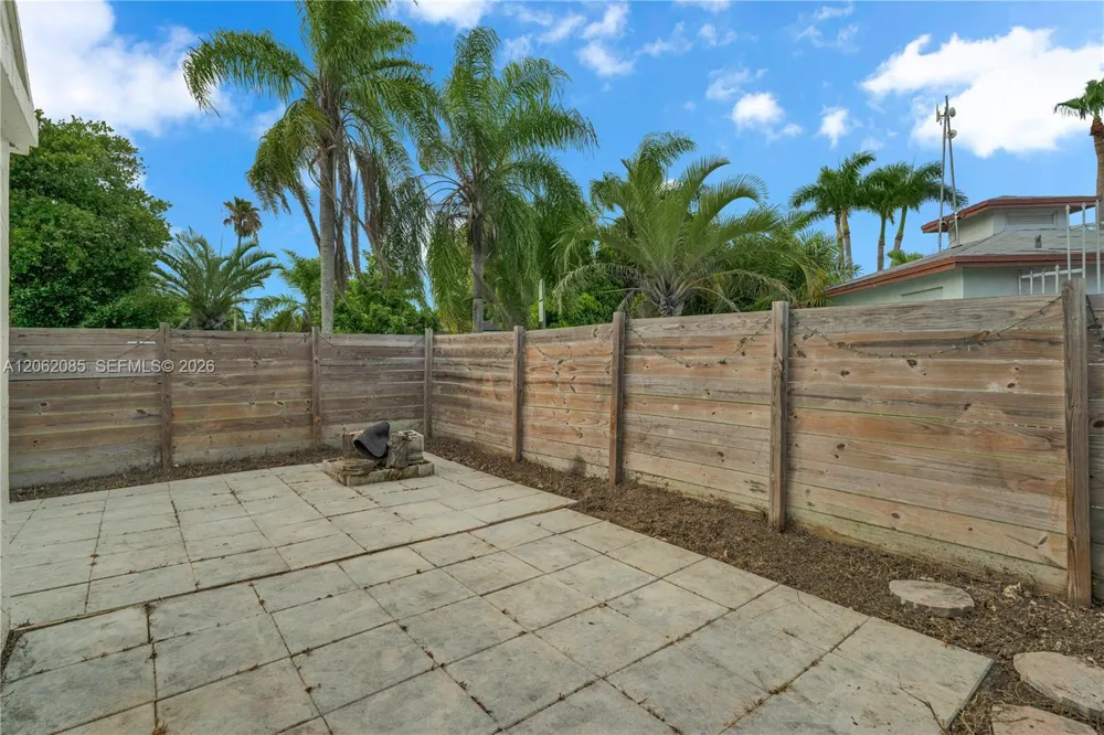949 SW 7th Pl Florida City, FL 33034