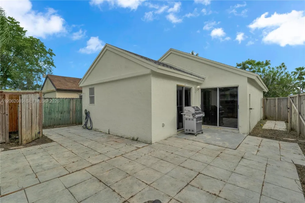 949 SW 7th Pl Florida City, FL 33034