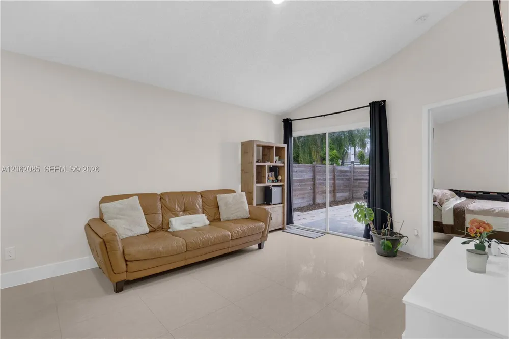 949 SW 7th Pl Florida City, FL 33034