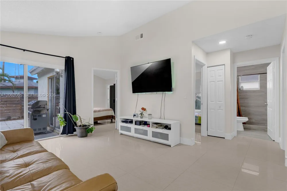 949 SW 7th Pl Florida City, FL 33034