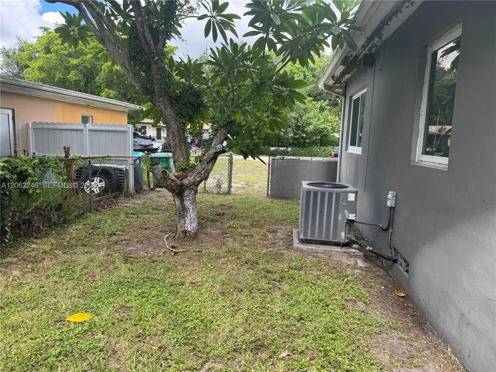 13301 NW Miami Ct Miami, FL 33168