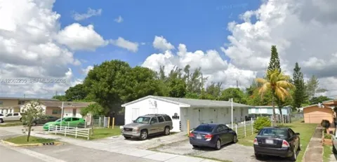 1462 NW 2nd Ave #2