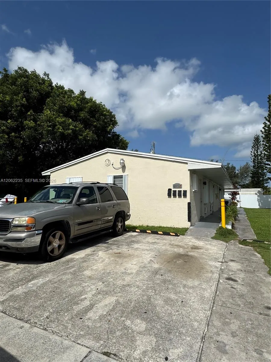 1462 NW 2nd Ave #2 Florida City, FL 33034