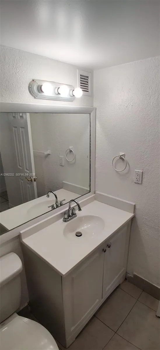 4550 NW 9th St #706E Miami, FL 33126
