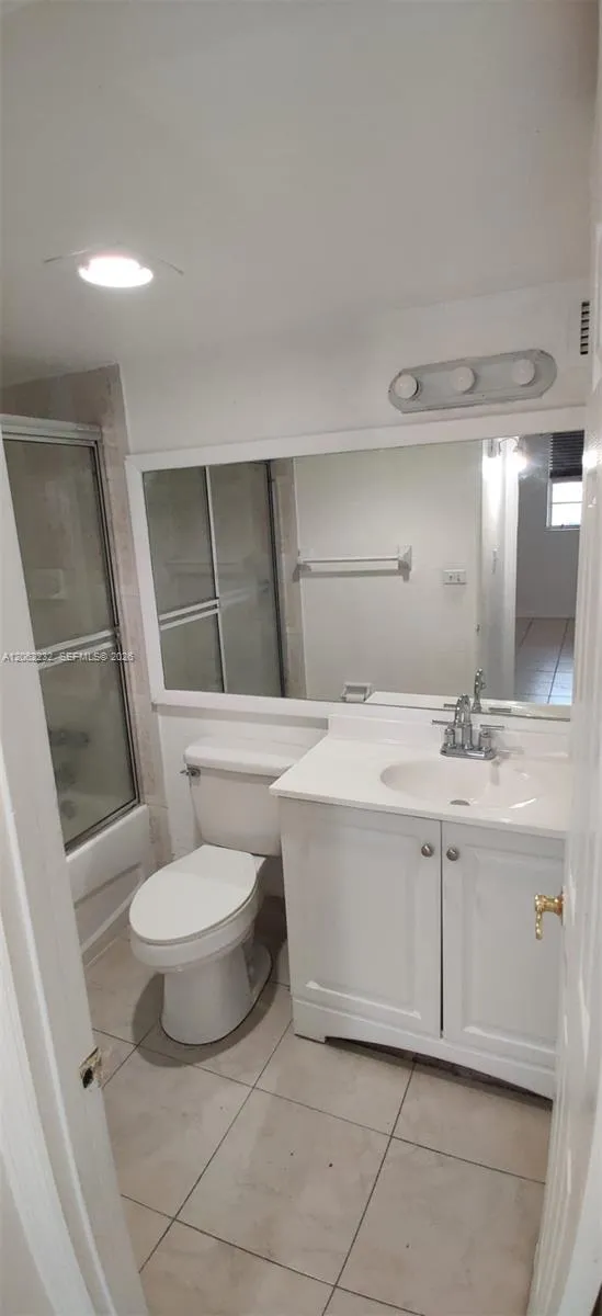 4550 NW 9th St #706E Miami, FL 33126