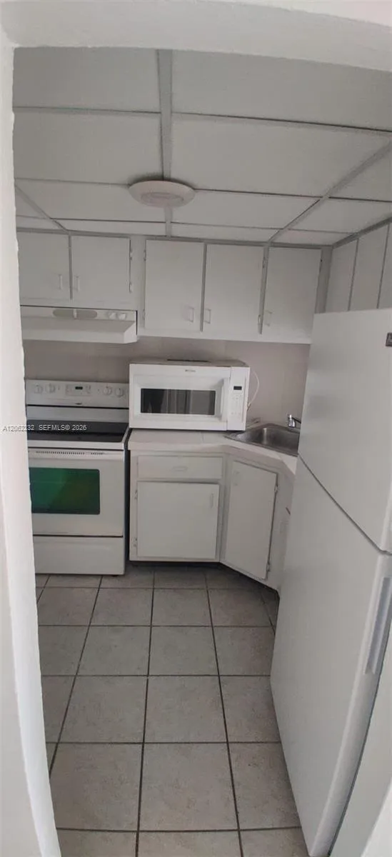 4550 NW 9th St #706E Miami, FL 33126