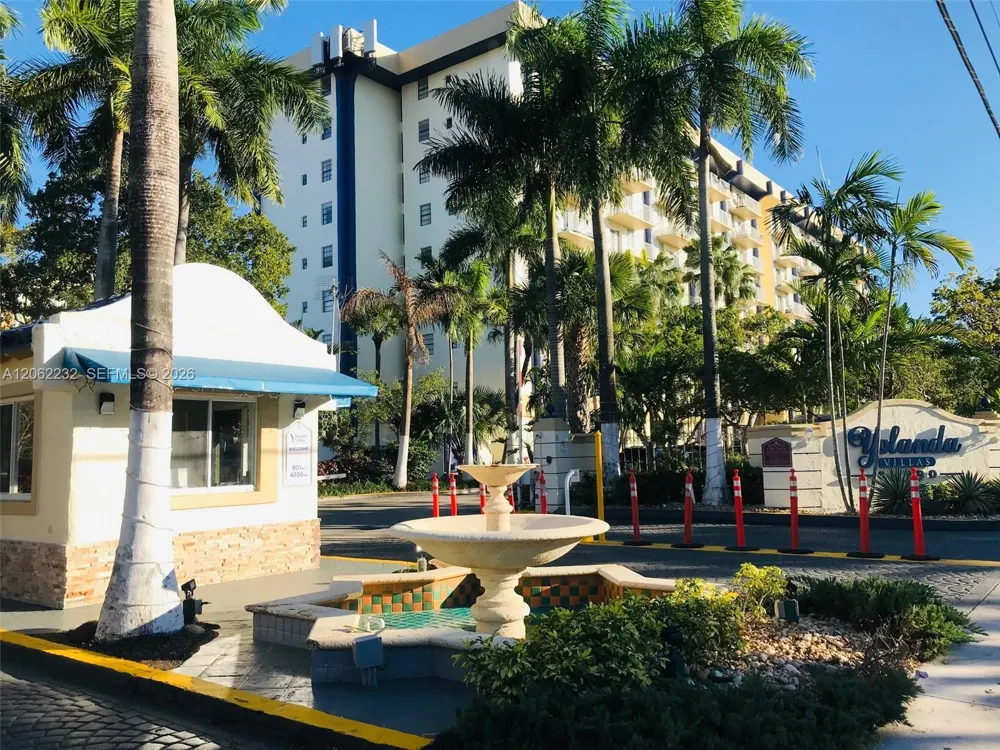 4550 NW 9th St #706E Miami, FL 33126