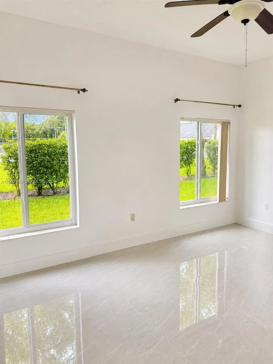 16341 Malibu Dr #19 Weston, FL 33326