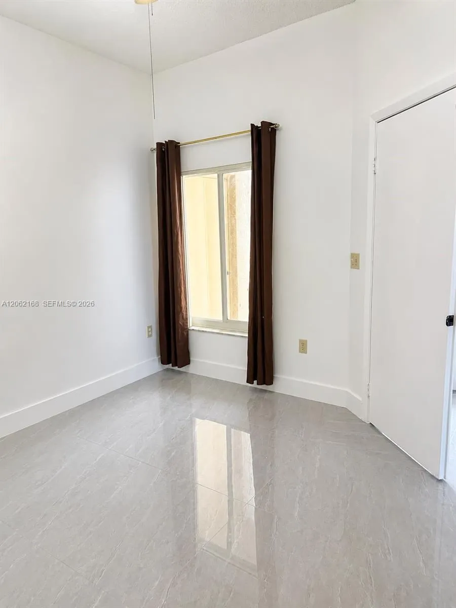 16341 Malibu Dr #19 Weston, FL 33326