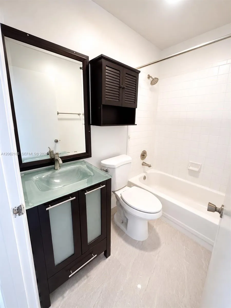 16341 Malibu Dr #19 Weston, FL 33326