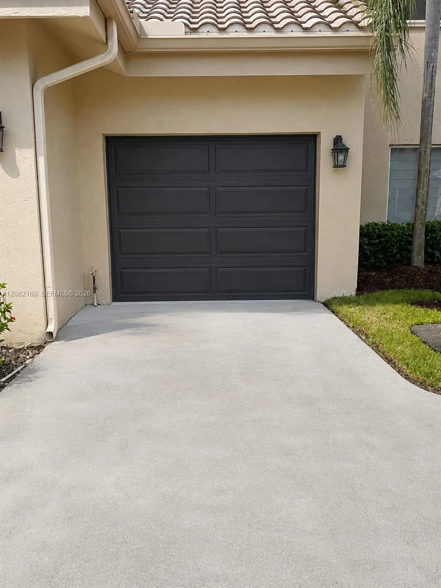 16341 Malibu Dr #19 Weston, FL 33326