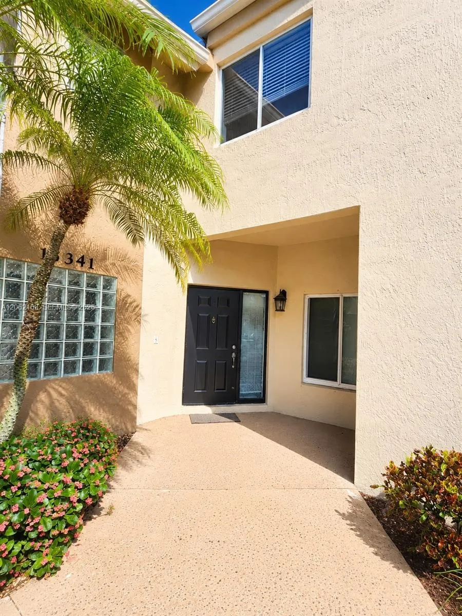 16341 Malibu Dr #19 Weston, FL 33326