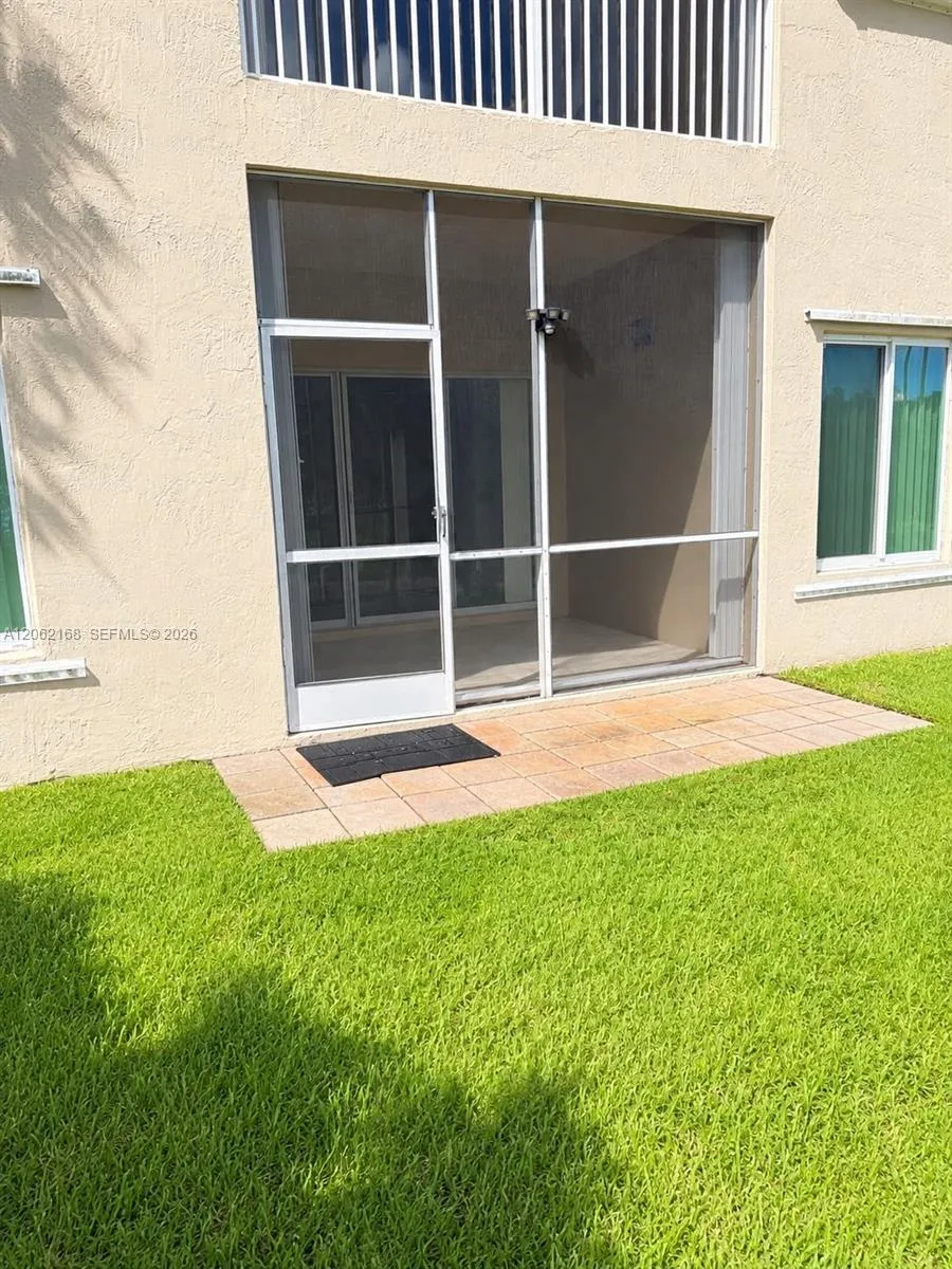 16341 Malibu Dr #19 Weston, FL 33326