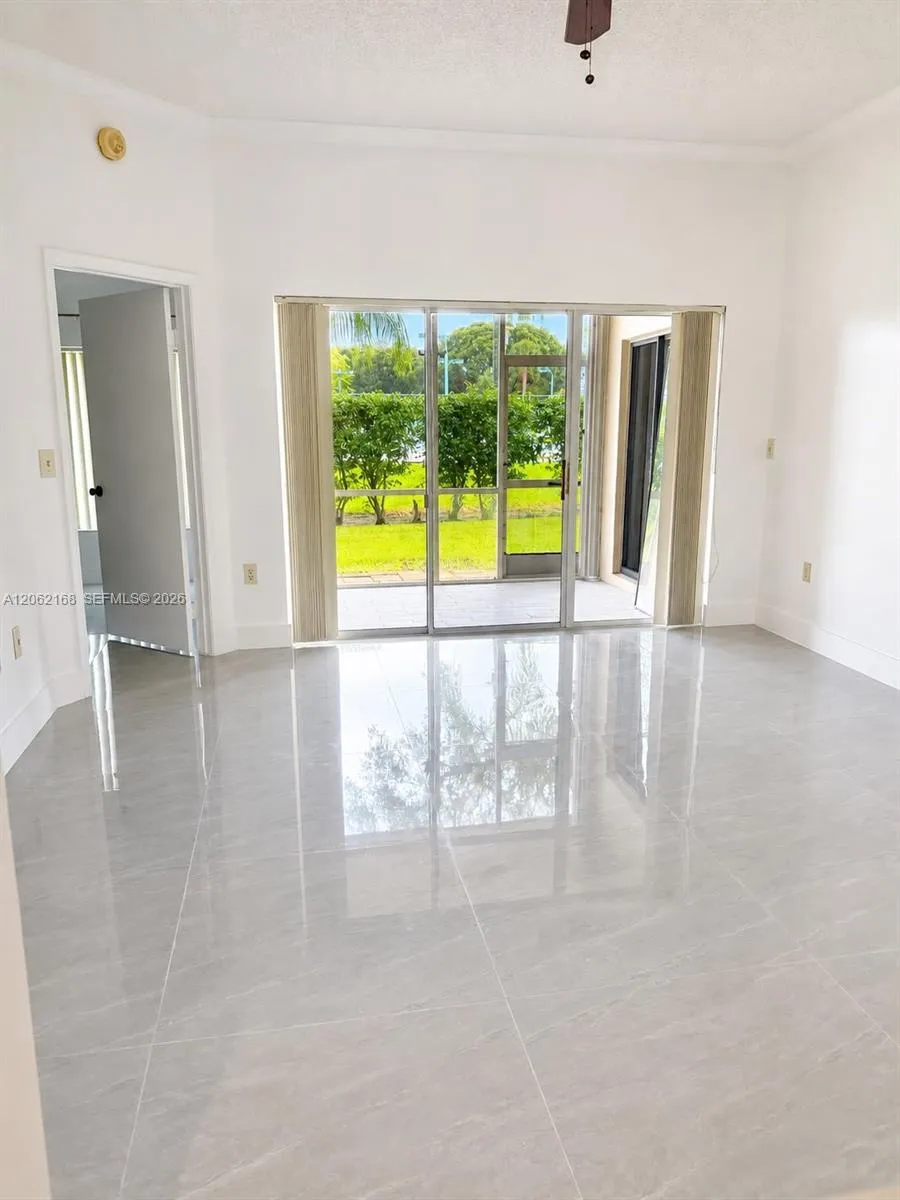 16341 Malibu Dr #19 Weston, FL 33326
