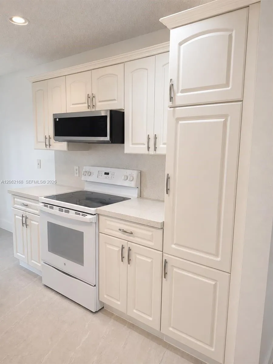 16341 Malibu Dr #19 Weston, FL 33326