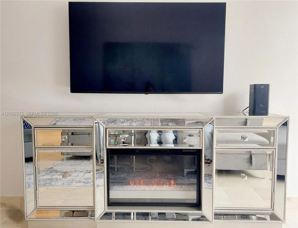 6365 Collins Ave #905 Miami Beach, FL 33141