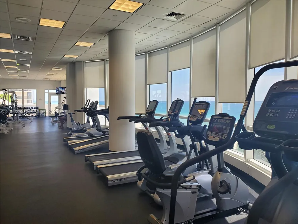 6365 Collins Ave #905 Miami Beach, FL 33141