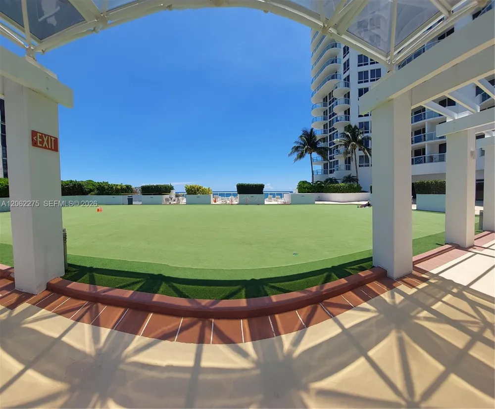 6365 Collins Ave #905 Miami Beach, FL 33141