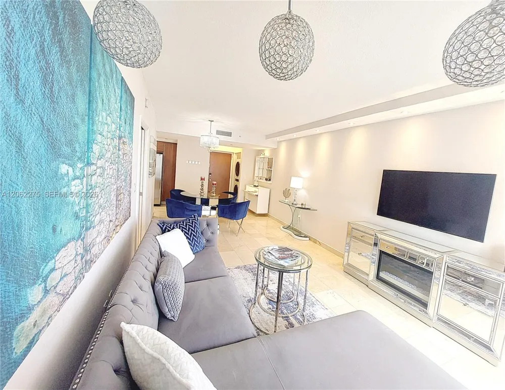 6365 Collins Ave #905 Miami Beach, FL 33141