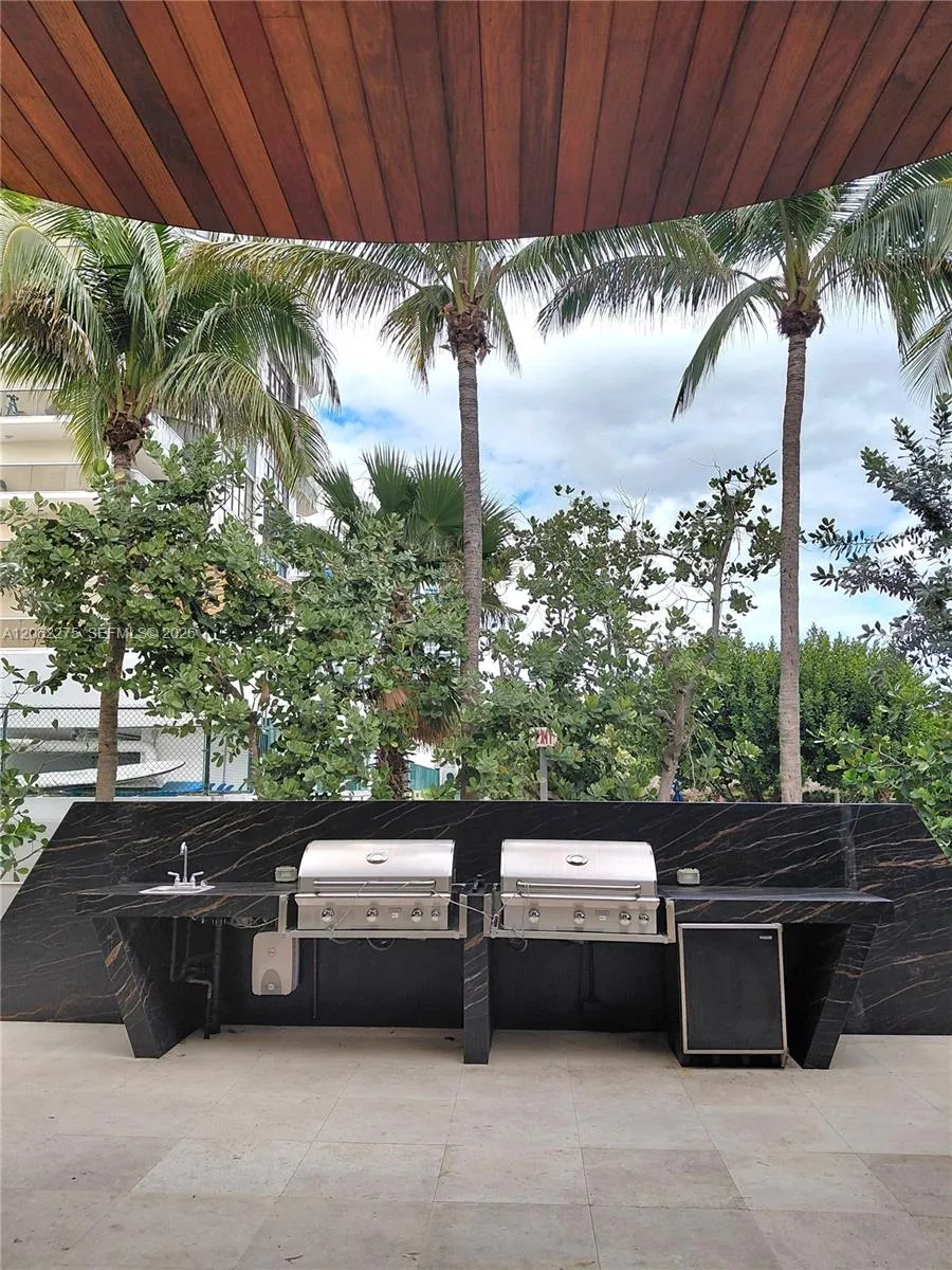 6365 Collins Ave #905 Miami Beach, FL 33141