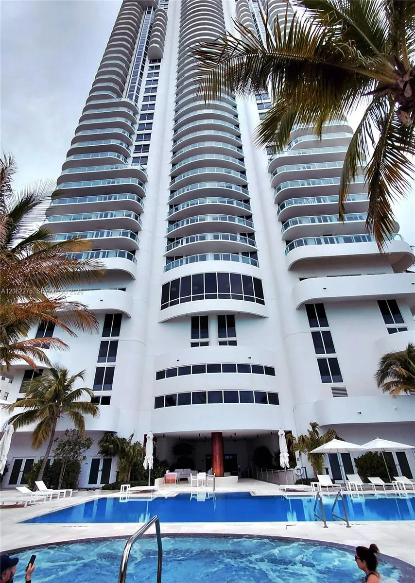6365 Collins Ave #905 Miami Beach, FL 33141