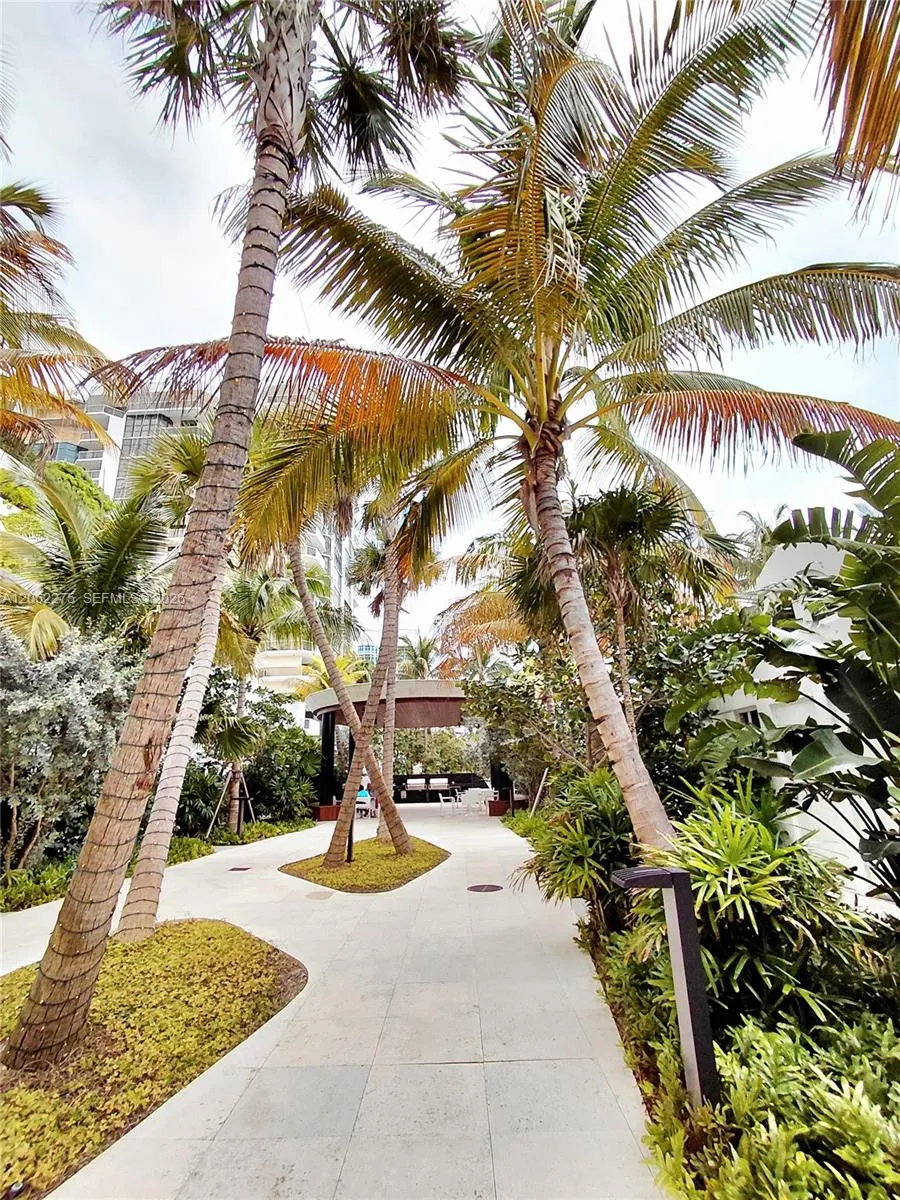 6365 Collins Ave #905 Miami Beach, FL 33141