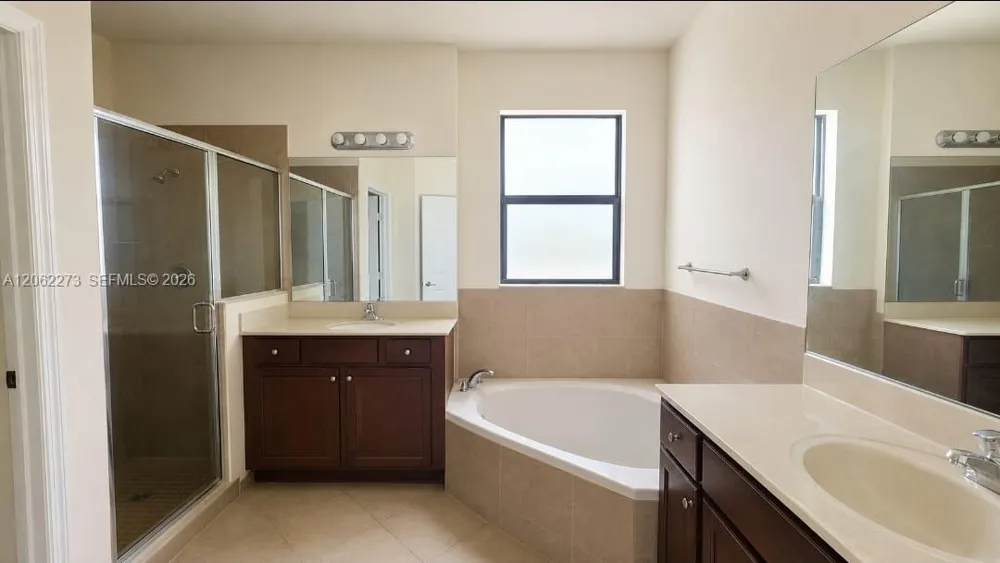 8890 W 33rd Ave Hialeah, FL 33018