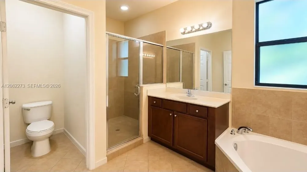8890 W 33rd Ave Hialeah, FL 33018