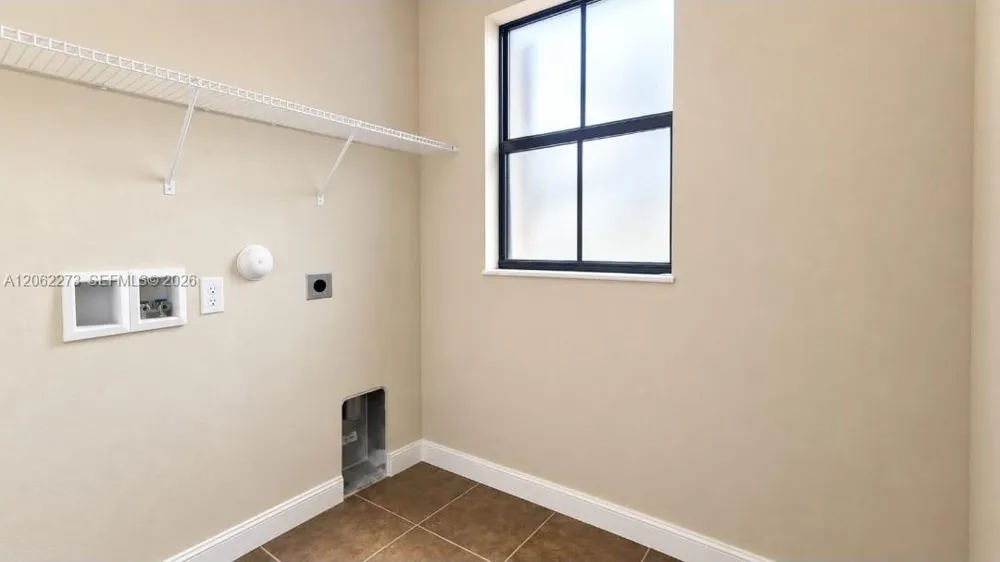 8890 W 33rd Ave Hialeah, FL 33018