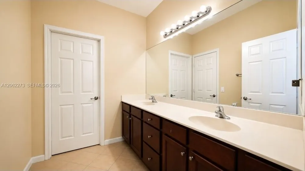 8890 W 33rd Ave Hialeah, FL 33018