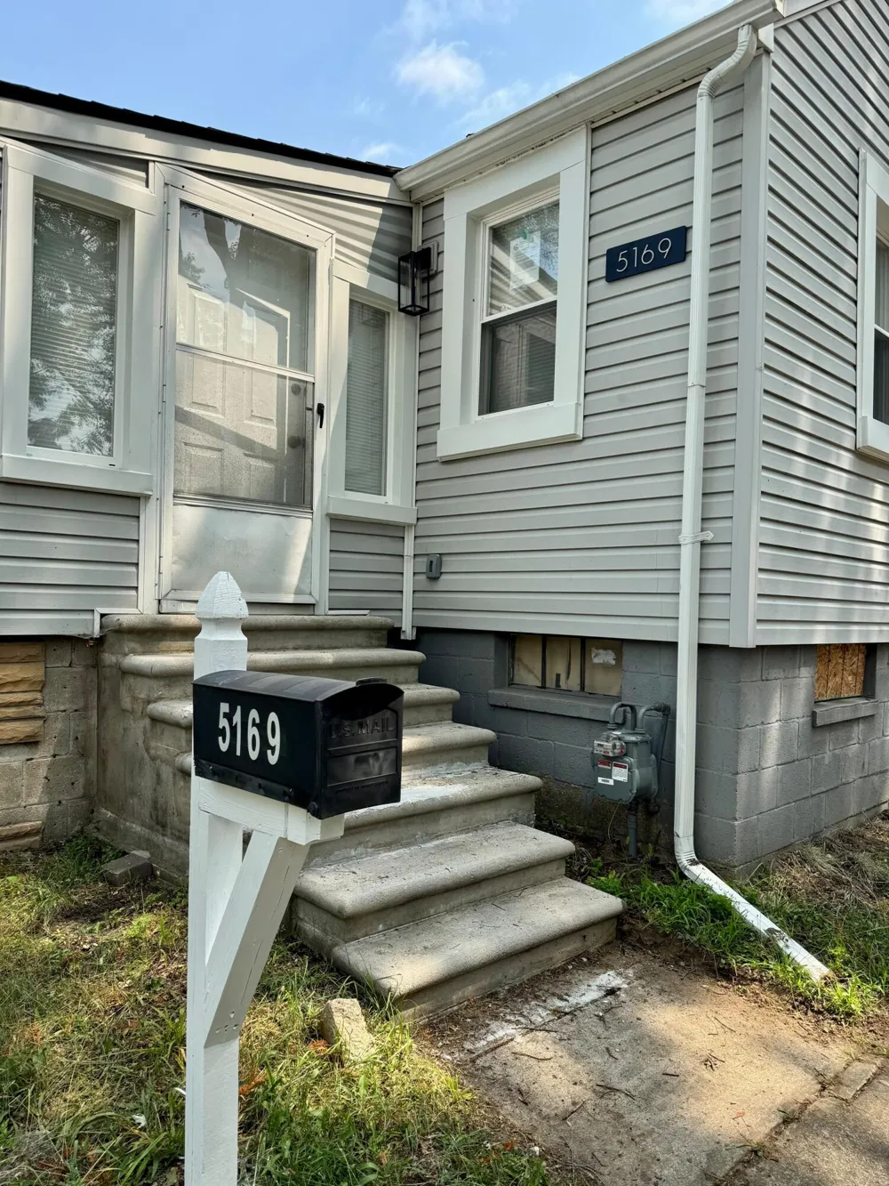 5169 Glenis Street Dearborn Heights, MI 48125