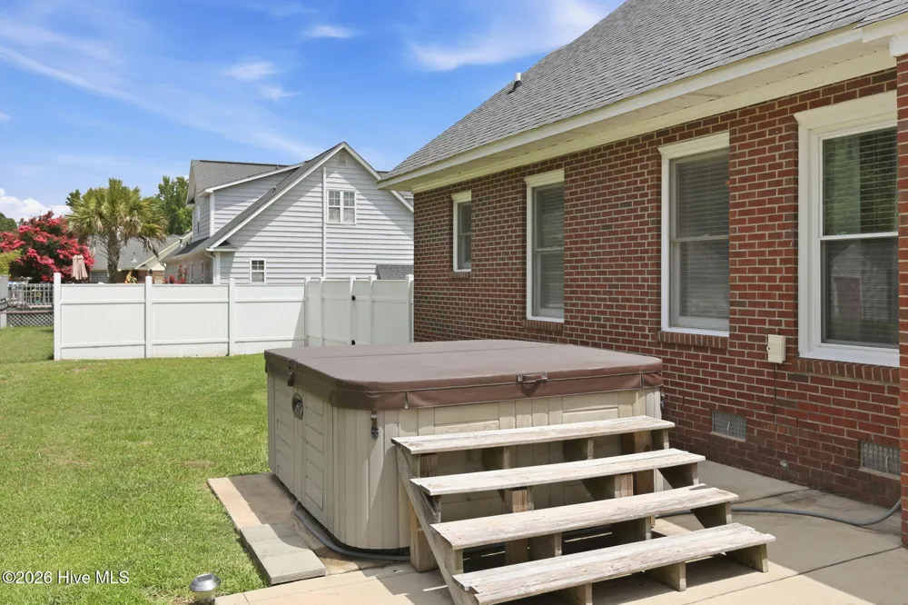 5829 Finish Line Drive Hope Mills, NC 28348